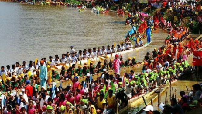 Festival Pacu Jalur, Riau