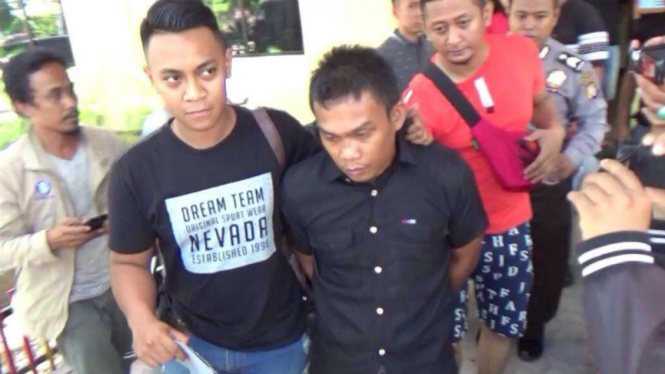 Pria pembunuh istrinya yang merupakan seorang wartawati di Palu.