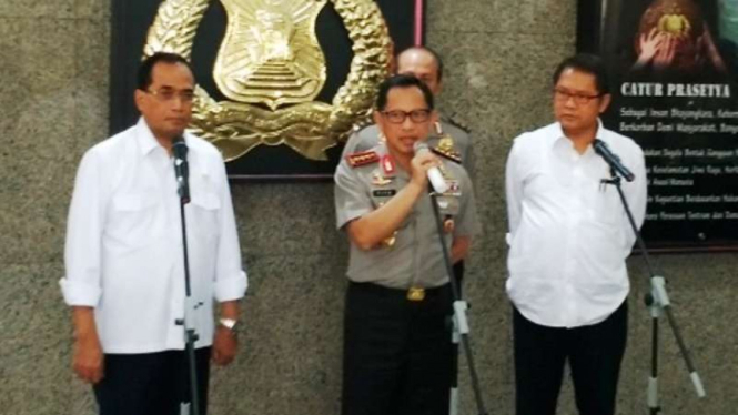 Menhub Budi Karya (Kiri) dan Menkominfo Rudiantara (kanan).