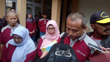 Aktivis yang mendampingi sidang gugatan anak kepada ibunya di Garut.