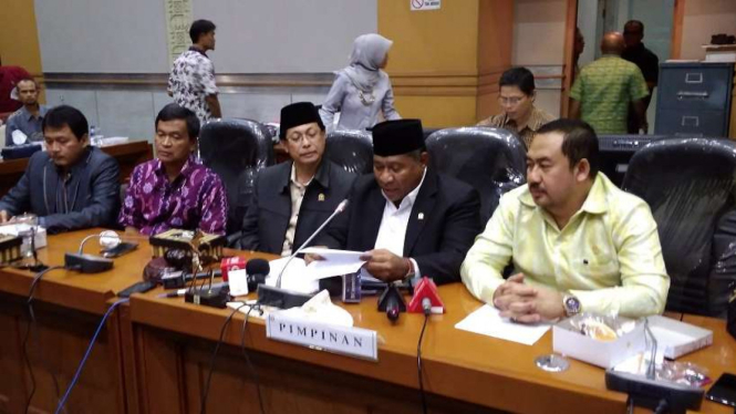 Pimpinan Komisi VIII DPR RI memberikan keterangan pers