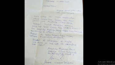 Surat tulisan tangan WS memberitahu salat berkiblat timur