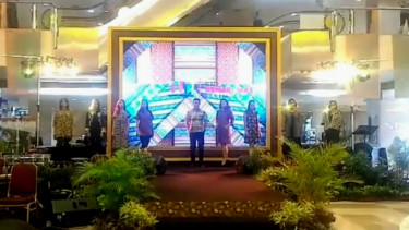 Trade Mall.