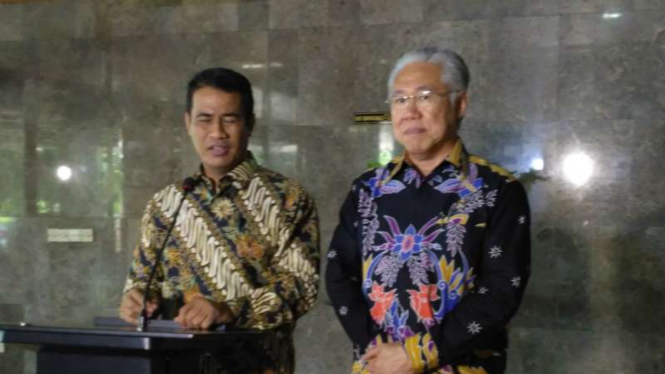 Menteri Pertanian Amran Sulaiman (kiri) dan Menteri Perdagangan Enggartiasto Lukita.