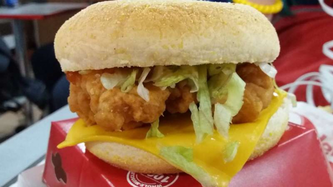 Menu burger pertama di KFC Indonesia.