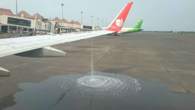 Bahan Bakar Lion Air JT 178 rute Surabaya-Lombok bocor.