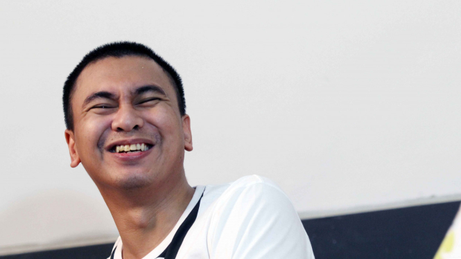 Raditya Dika.