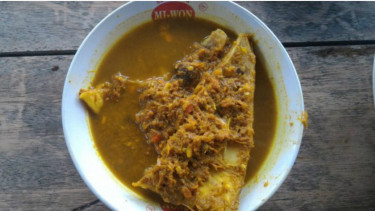 Gangan kuning, kuliner khas Belitung.