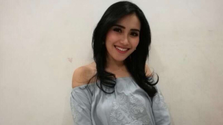 Selfie Bareng Andre Taulany, Ayu Ting Ting Jadi Sorotan