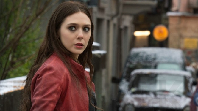 Elizabeth Olsen sebagai Scarlet Witch