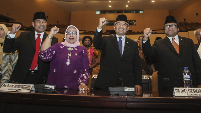 Pelantikan Ketua DPD, Oesman Sapta.