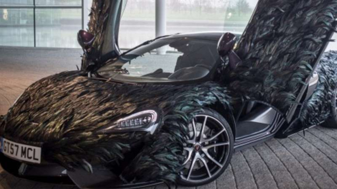 McLaren dilapisi bulu burung sintesis.