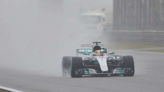Pembalap Tim Mercedes, Lewis Hamilton