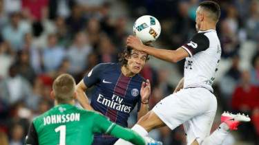 Striker Paris Saint-Germain, Edinson Cavani.
