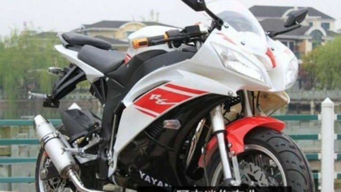 Yayama R6, motor tiruan Yamaha R6.
