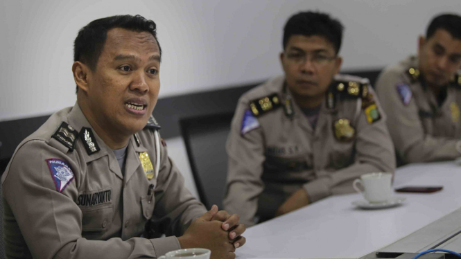 Saat Aiptu Sunaryanto Bercerita kepada VIVA.co.id, Senin, 10 April 2017.