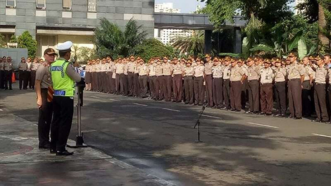 Aiptu Sunaryanto bercerita ke Kapolda Metro Jaya, Irjen Pol M Iriawan.