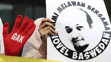 Aksi dukungan untuk penyidik KPK Novel Baswedan