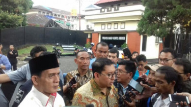 Beberapa anggota Komisi III DPR mengunjungi Mako Brimob