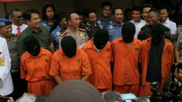 Kapolda Sumut Irjen Pol, Rycko Amelza Dahniel, saat memberikan keterangan pers. 