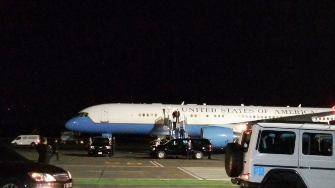 Wakil Presiden AS Mike Pence tiba di Bandara Halim Perdanakusuma, Jakarta, Rabu 