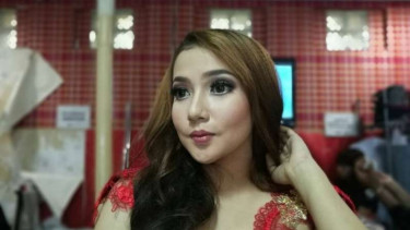 Prilly Elvira di Take Me Out