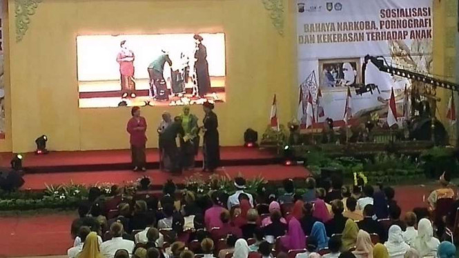 Ibu Negara Iriana dan Ibu Mufidah Kalla sosialisasi bahaya narkoba di Solo