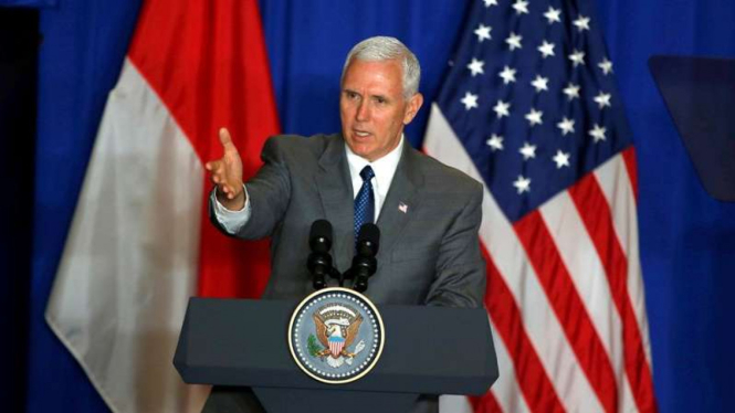 Wakil Presiden AS Mike Pence saat pidato di Jakarta, 21 April 2017.