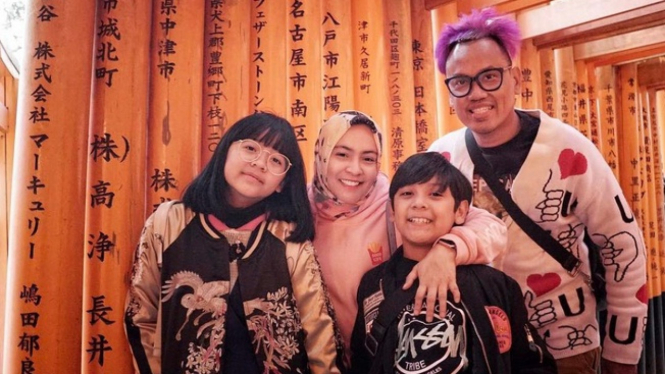 Keluarga Uya Kuya