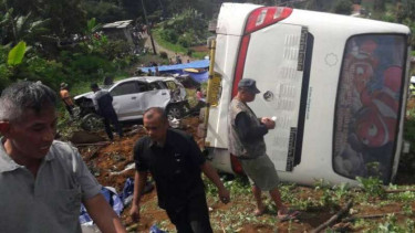 Kecelakaan maut di Ciloto, Minggu (30/4/2017).