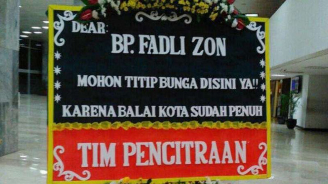 Karangan bunga untuk Fadli Zon