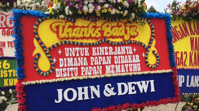 Karangan bunga sindiran muncul di Balai Kota DKI 