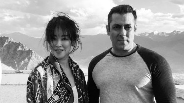 Zhu Zhu dan Salman Khan.