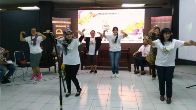 Seni tari oleh Indonesia Dance Community.