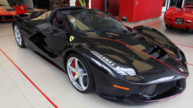 Ferrari LaFerrari Aperta