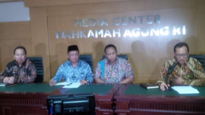 Mahkamah Agung menggelar konferensi pers, Jumat, 5 Mei 2017.