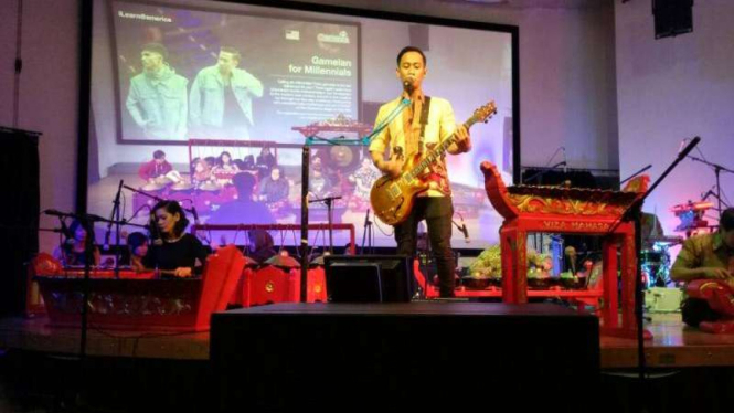 V1MAST tampil eksis dengan gamelan
