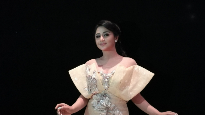 Dewi Perssik