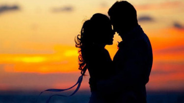 Ilustrasi pasangan romantis.