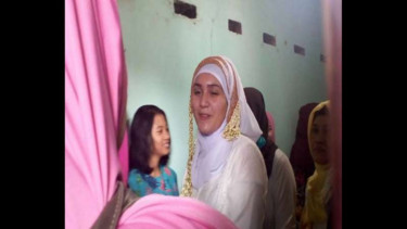 Ilaria Monte Bianco, gadis asal Italia yang menikah dengan Dzulfikar, pria asal Desa Tragung Kabupaten Batang Jawa Tengah, Kamis (11/5/2017)