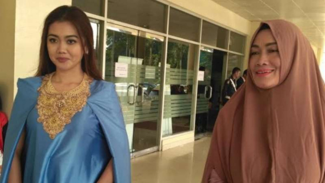 Sri Wulansih dan Nia Anggia
