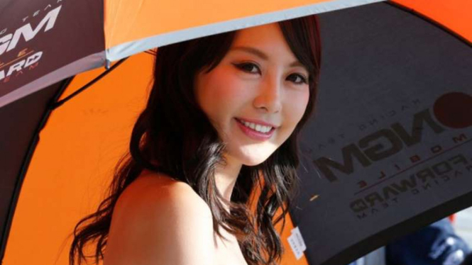 Umbrella girl ajang MotoGP