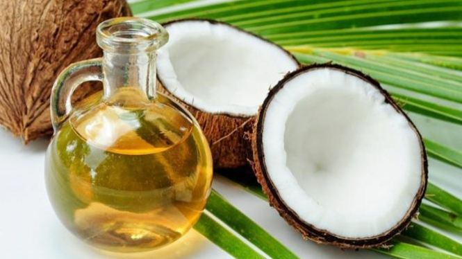 Minyak kelapa.