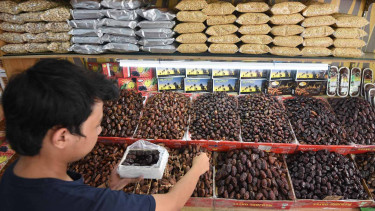 Impor kurma meroket jelang Ramadhan.