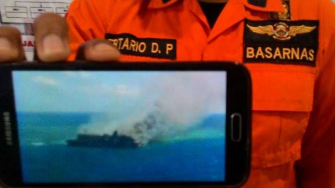 Ilustrasi kapal terbakar