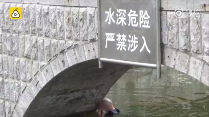 Sebuah sungai di China.