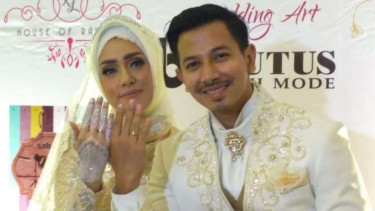 Fairuz A. Rafiq dan Sonny Septian menikah
