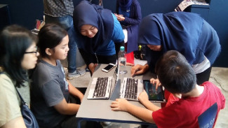 Axioo Tampung Aplikasi Karya 200 Coder Cilik