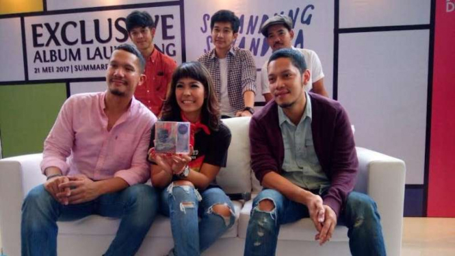  Maliq & D'Essentials