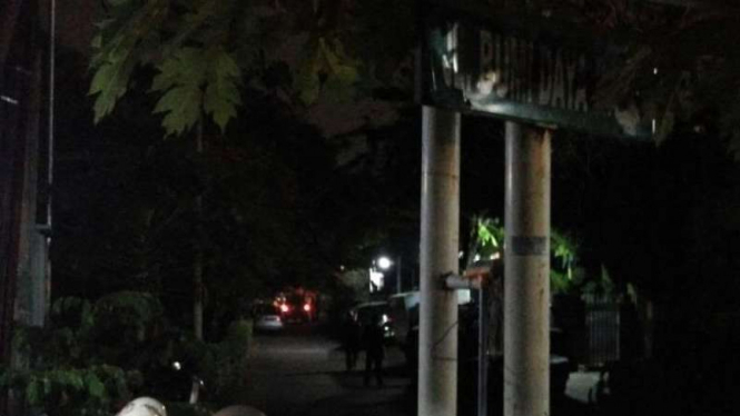 Suasana di gang rumah Raisa